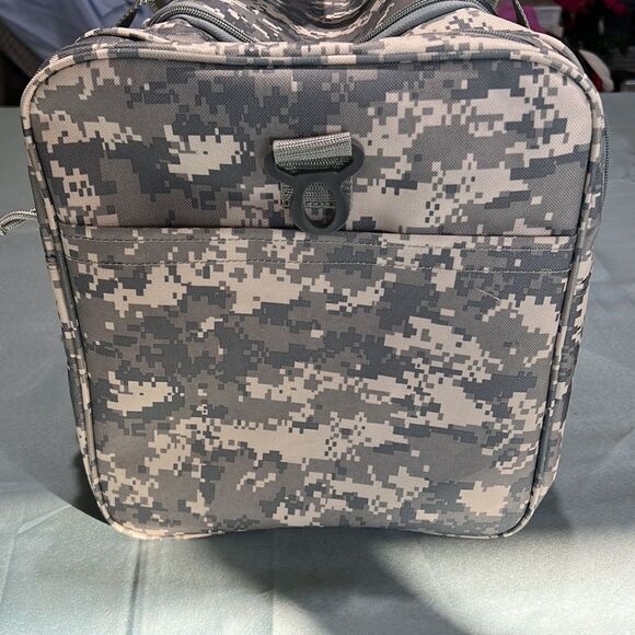 NexPak Camouflage Duffel Bag - Picture 6 of 8